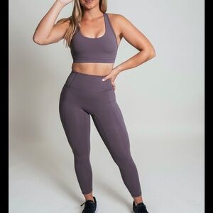 P’tula Yvette Steel grey leggings 26”. NWOT. Side pockets.